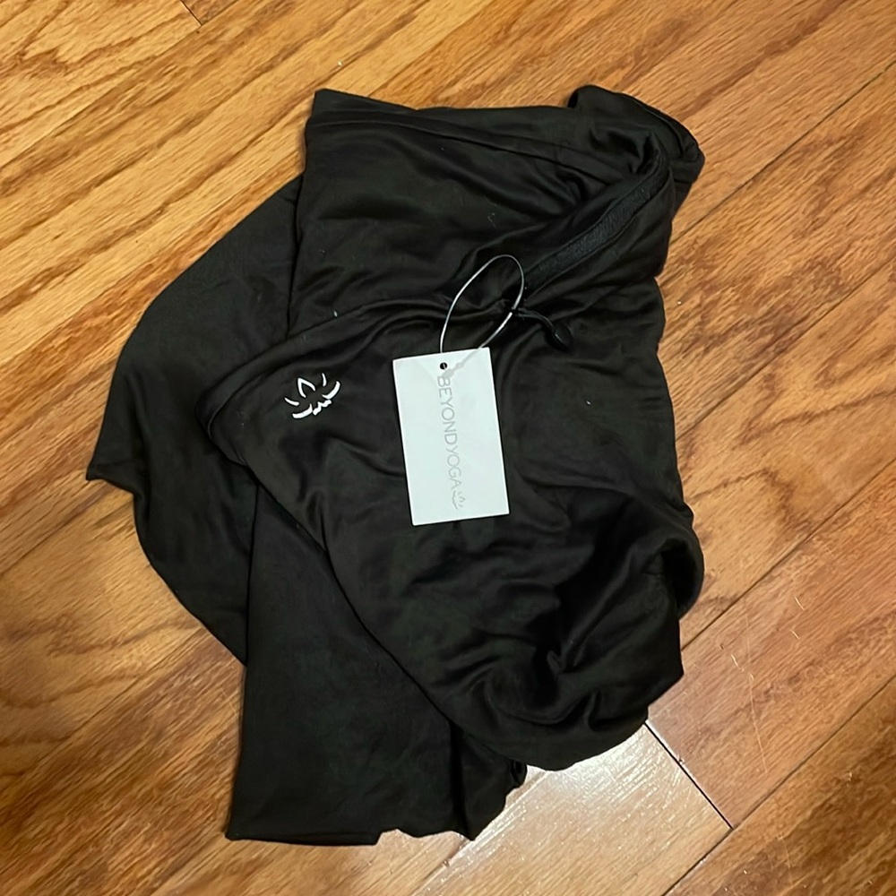 Beyond yoga pocket Infinity scarf